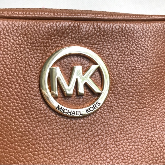 🆕 MICHAEL KORS FULTON CROSSBODY in LUGGAGE! - Picture 9 of 12